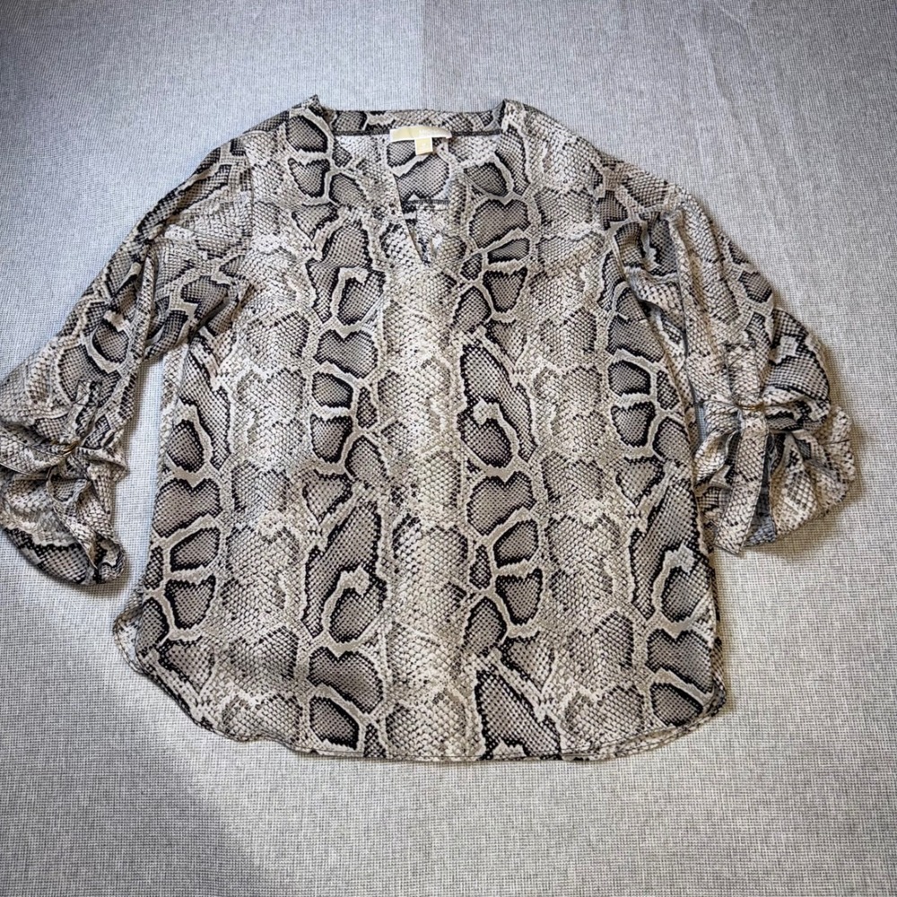 Michael Michael Kors Grey Snakeskin V-Neck Blouse Ring Sleeve Size M